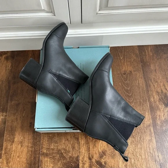 Toms • Esme • Black Leather • Booties - Picture 9 of 10